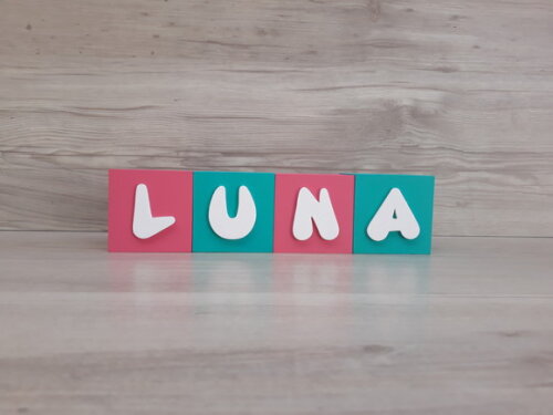 Nomes em Cubos - Mod. Infantil - 6 x 6 x 6 cm - 4 Letras