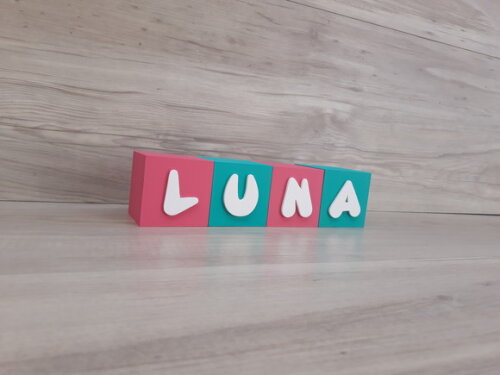 Nomes em Cubos - Mod. Infantil - 6 x 6 x 6 cm - 4 Letras