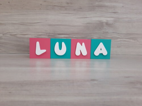 Nomes em Cubos - Mod. Infantil - 6 x 6 x 6 cm - 4 Letras