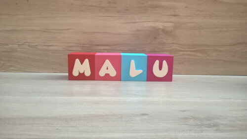 Nomes em Cubos - Mod. Infantil - 6 x 6 x 6 cm - 4 Letras