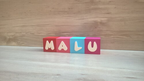 Nomes em Cubos - Mod. Infantil - 6 x 6 x 6 cm - 4 Letras