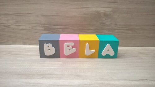 Nomes em Cubos - Mod. Infantil - 6 x 6 x 6 cm - 4 Letras
