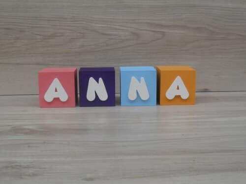 Nomes em Cubos - Mod. Infantil - 6 x 6 x 6 cm - 4 Letras