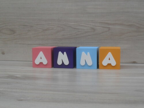 Nomes em Cubos - Mod. Infantil - 6 x 6 x 6 cm - 4 Letras