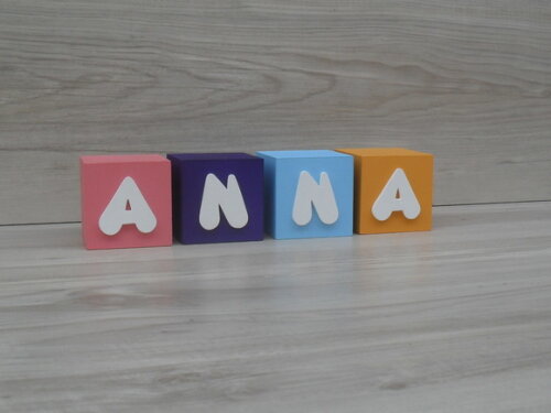Nomes em Cubos - Mod. Infantil - 6 x 6 x 6 cm - 4 Letras