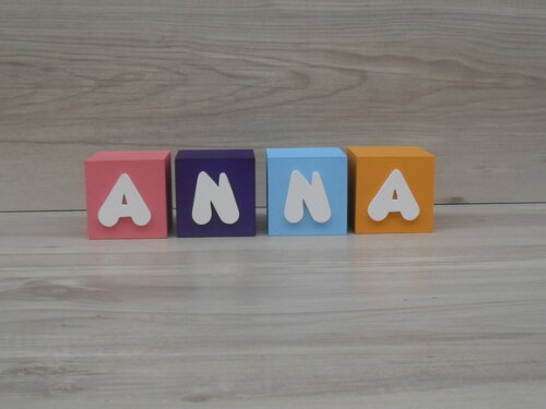 Nomes em Cubos - Mod. Infantil - 6 x 6 x 6 cm - 4 Letras