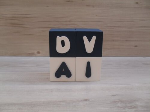 Nomes em Cubos - Mod. Infantil - 6 x 6 x 6 cm - 4 Letras
