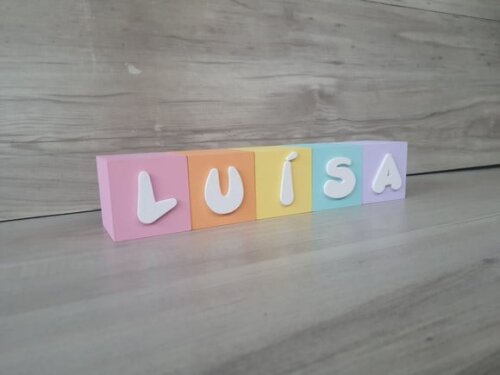 Nomes em Cubos - Mod. Infantil - 6 x 6 x 6 cm - 5 Letras