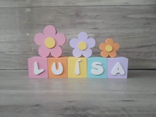 Nomes em Cubos - Mod. Infantil - 6 x 6 x 6 cm - 5 Letras