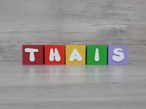 Nomes em Cubos - Mod. Infantil - 6 x 6 x 6 cm - 5 Letras