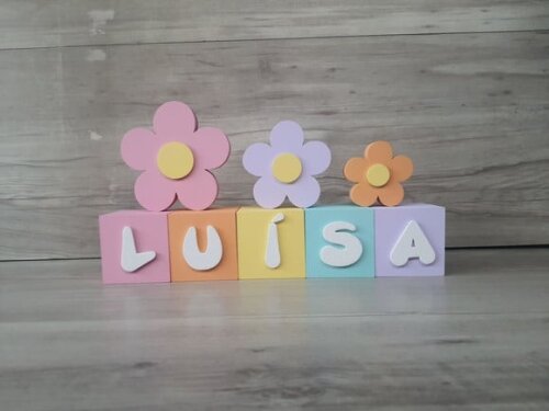 Nomes em Cubos - Mod. Infantil - 6 x 6 x 6 cm - 5 Letras
