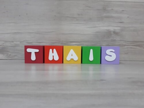 Nomes em Cubos - Mod. Infantil - 6 x 6 x 6 cm - 5 Letras