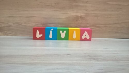 Nomes em Cubos - Mod. Infantil - 6 x 6 x 6 cm - 5 Letras