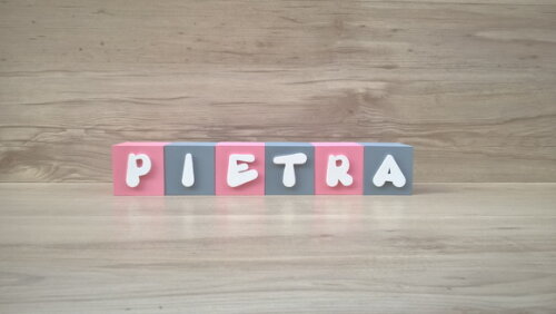 Nomes em Cubos - Mod. Infantil - 6 x 6 x 6 cm - 5 Letras