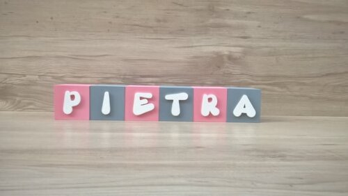 Nomes em Cubos - Mod. Infantil - 6 x 6 x 6 cm - 5 Letras