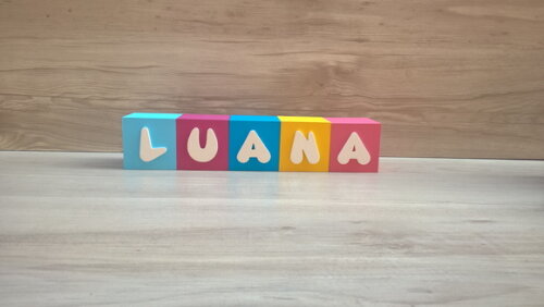 Nomes em Cubos - Mod. Infantil - 6 x 6 x 6 cm - 5 Letras