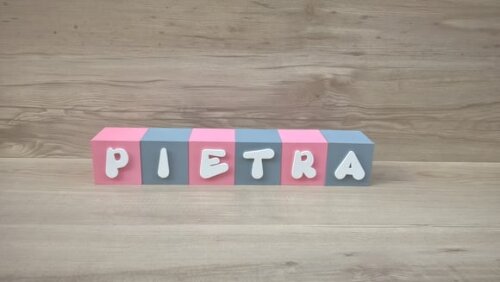 Nomes em Cubos - Mod. Infantil - 6 x 6 x 6 cm - 5 Letras