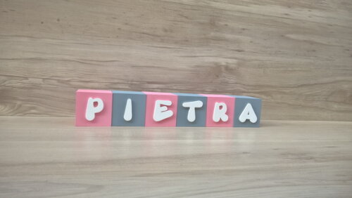 Nomes em Cubos - Mod. Infantil - 6 x 6 x 6 cm - 5 Letras