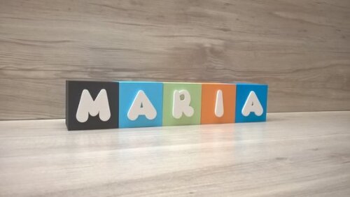 Nomes em Cubos - Mod. Infantil - 6 x 6 x 6 cm - 5 Letras