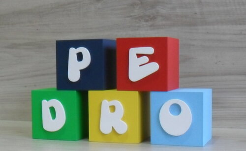 Nomes em Cubos - Mod. Infantil - 6 x 6 x 6 cm - 5 Letras