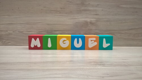 Nomes em Cubos - Mod. Infantil - 6 x 6 x 6 cm - 6 Letras