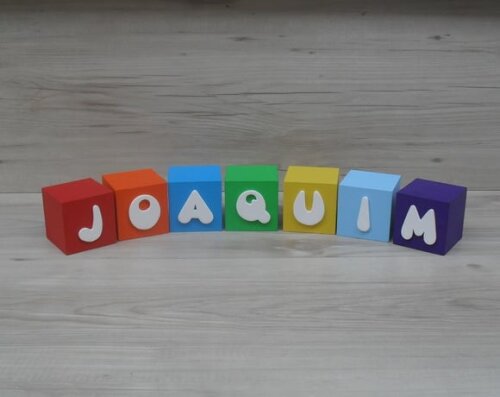 Nomes em Cubos - Mod. Infantil - 6 x 6 x 6 cm - 7 Letras