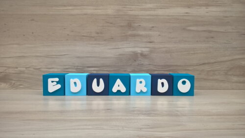 Nomes em Cubos - Mod. Infantil - 6 x 6 x 6 cm - 7 Letras
