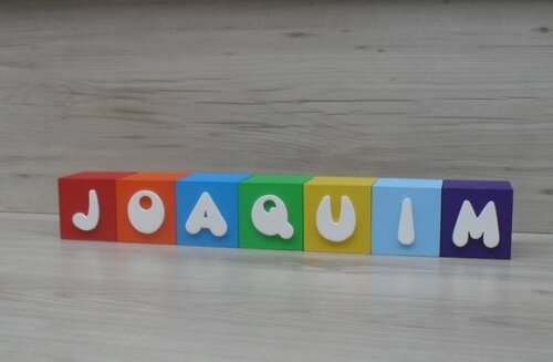 Nomes em Cubos - Mod. Infantil - 6 x 6 x 6 cm - 7 Letras