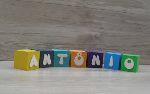 Nomes em Cubos - Mod. Infantil - 6 x 6 x 6 cm - 7 Letras