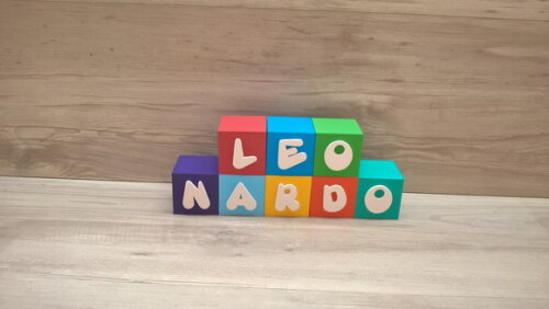 Nomes em Cubos - Mod. Infantil - 6 x 6 x 6 cm - 8 Letras
