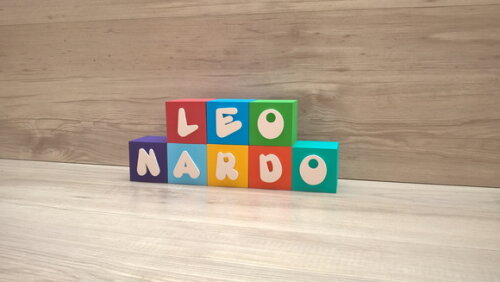 Nomes em Cubos - Mod. Infantil - 6 x 6 x 6 cm - 8 Letras