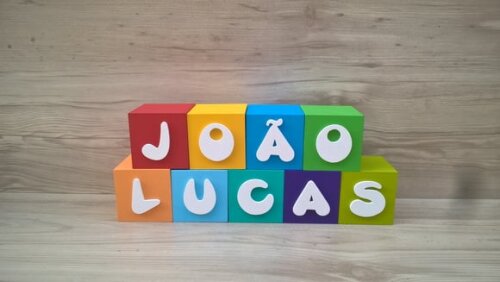 Nomes em Cubos - Mod. Infantil - 6 x 6 x 6 cm - 9 Letras
