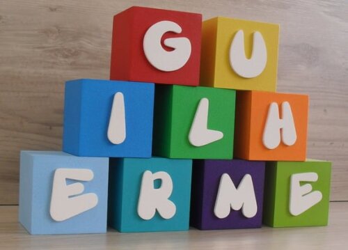 Nomes em Cubos - Mod. Infantil - 6 x 6 x 6 cm - 9 Letras