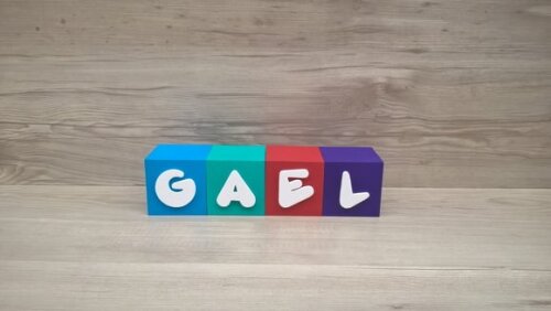 Nomes em Cubos - Mod. Infantil - 8 x 8 x 8 cm - 4 Letras