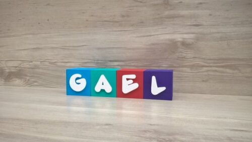 Nomes em Cubos - Mod. Infantil - 8 x 8 x 8 cm - 4 Letras