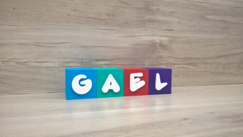 Nomes em Cubos - Mod. Infantil - 8 x 8 x 8 cm - 4 Letras