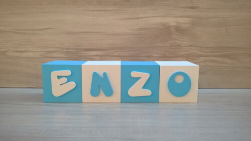 Nomes em Cubos - Mod. Infantil - 8 x 8 x 8 cm - 4 Letras
