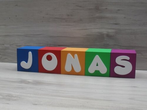 Nomes em Cubos - Mod. Infantil - 8 x 8 x 8 cm - 5 Letras