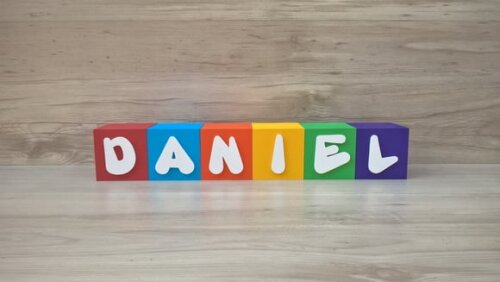 Nomes em Cubos - Mod. Infantil - 8 x 8 x 8 cm - 6 Letras