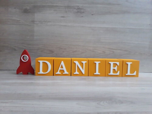Nomes em Cubos - Mod. Infantil - 8 x 8 x 8 cm - 6 Letras