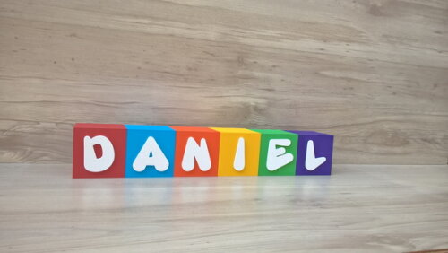 Nomes em Cubos - Mod. Infantil - 8 x 8 x 8 cm - 6 Letras