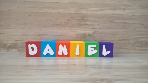 Nomes em Cubos - Mod. Infantil - 8 x 8 x 8 cm - 6 Letras