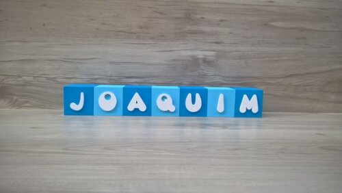 Nomes em Cubos - Mod. Infantil - 8 x 8 x 8 cm - 7 Letras