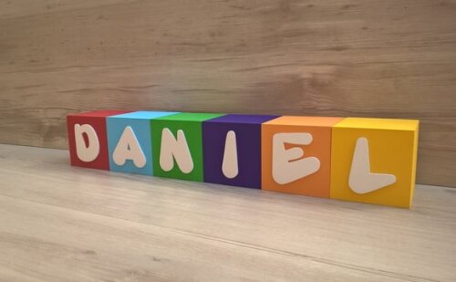 Nomes em Cubos - Mod. Infantil - 8 x 8 x 8 cm - 6 Letras