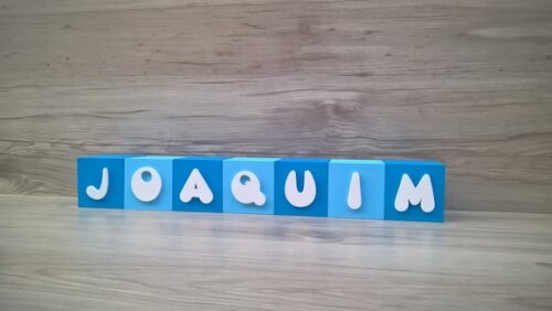 Nomes em Cubos - Mod. Infantil - 8 x 8 x 8 cm - 7 Letras