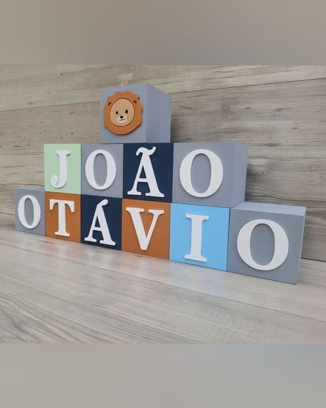 Nomes em Cubos - Mod. Leãozinho - 8 x 8 x 8 cm - 11 Letras