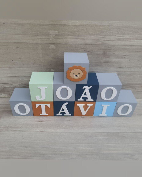 Nomes em Cubos - Mod. Leãozinho - 8 x 8 x 8 cm - 11 Letras