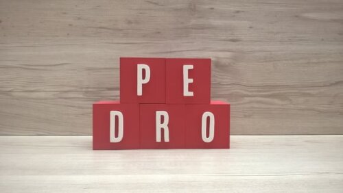 Nomes em Cubos - Mod. Youtube - 6 x 6 x 6 cm - 5 Letras