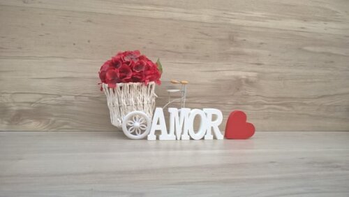 Palavra AMOR - linha BK + mini coração