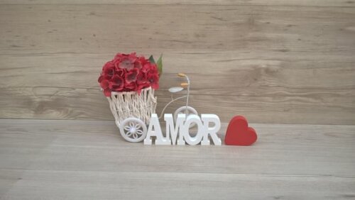 Palavra AMOR - linha BK + mini coração